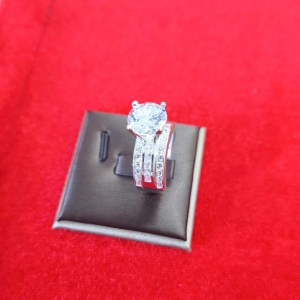 Nhẫn Solitaire Kim Cương Tròn – Thanh Lịch Vĩnh Cửu