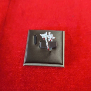 Nhẫn Cánh Hoa Đá Trắng – Dịu Dàng &amp; Nữ Tính