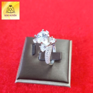 Nhẫn Kim Cương Ba Viên (Three-Stone) – Biểu Tượng Vĩnh Cửu
