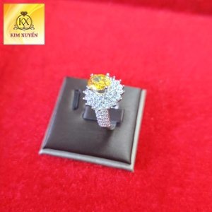 Nhẫn Kim Cương Vàng Fancy Halo – Điểm Nhấn Sang Trọng